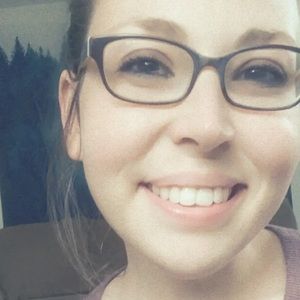 Meet your Posher, Cassandra